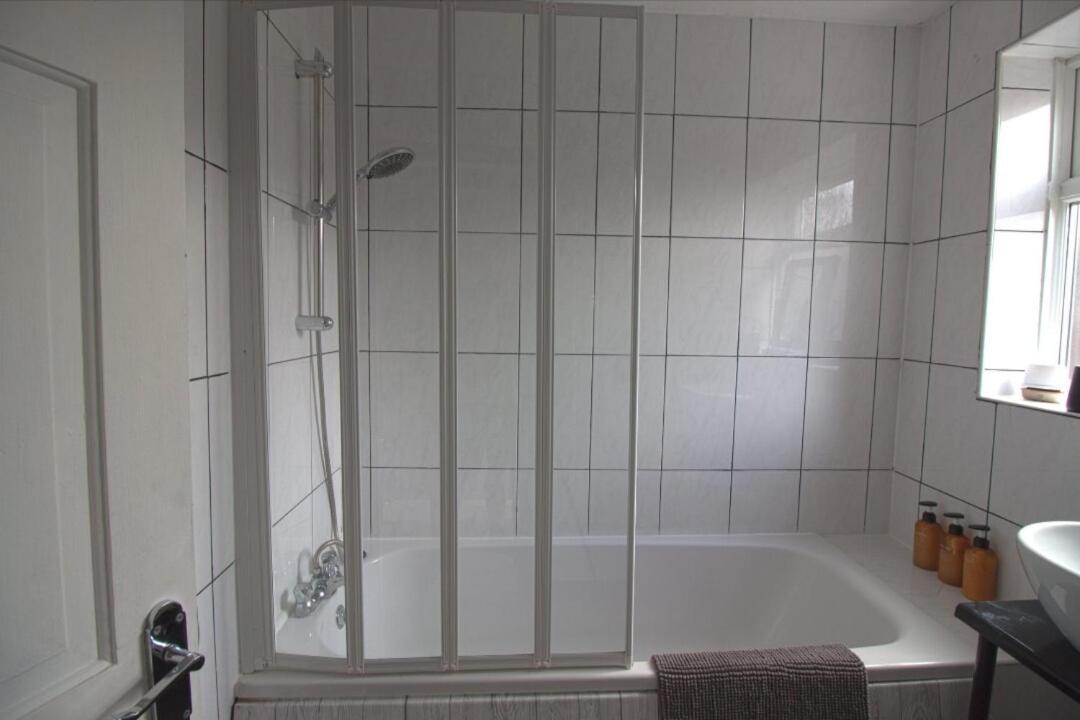 Villa Egton St - Stylish House With Parking, Near Town! Kingston upon Hull Esterno foto