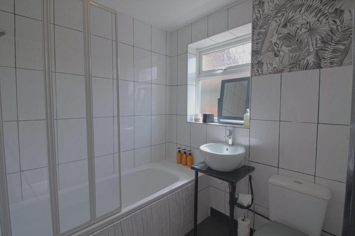 Villa Egton St - Stylish House With Parking, Near Town! Kingston upon Hull Esterno foto